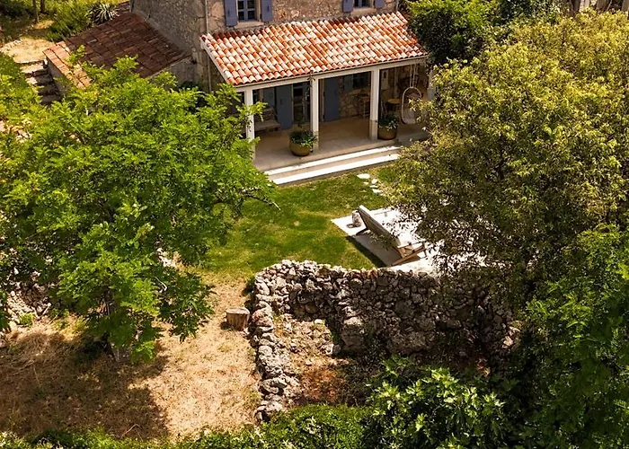 Stancija Srem 度假居 *